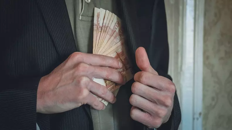 Средняя зарплата жителя Санкт-Петербурга в сентябре составила 91 тысячу рублей