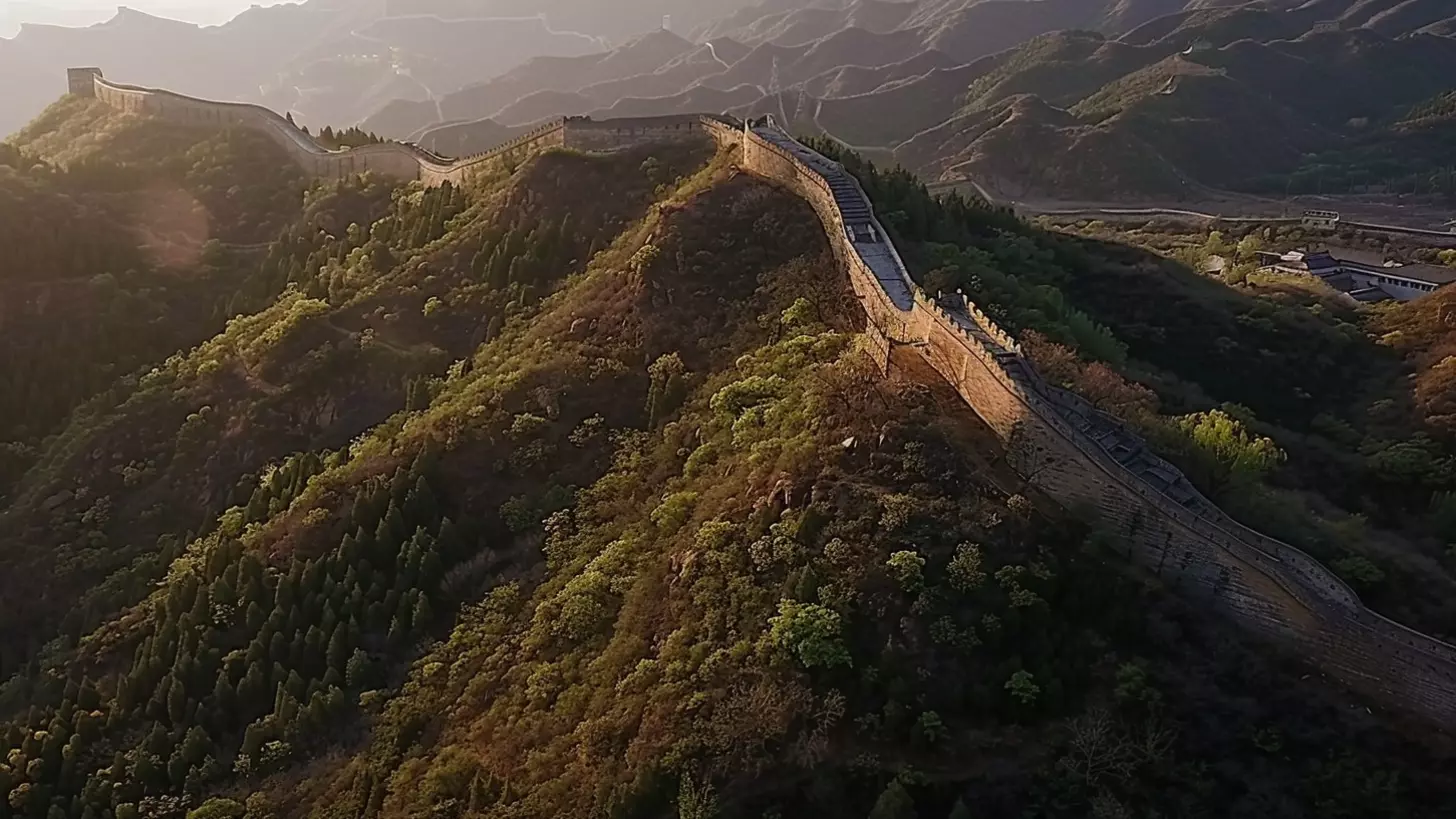 «Великая Китайская стена видна из космоса»