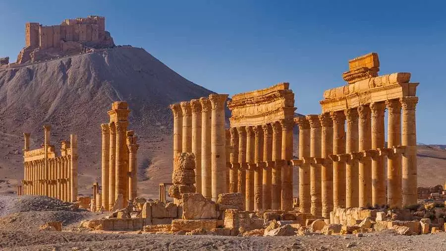 Особенно прекрасен город Пальмира на закате и ночью, когда некоторые здания подсвечены прожекторами