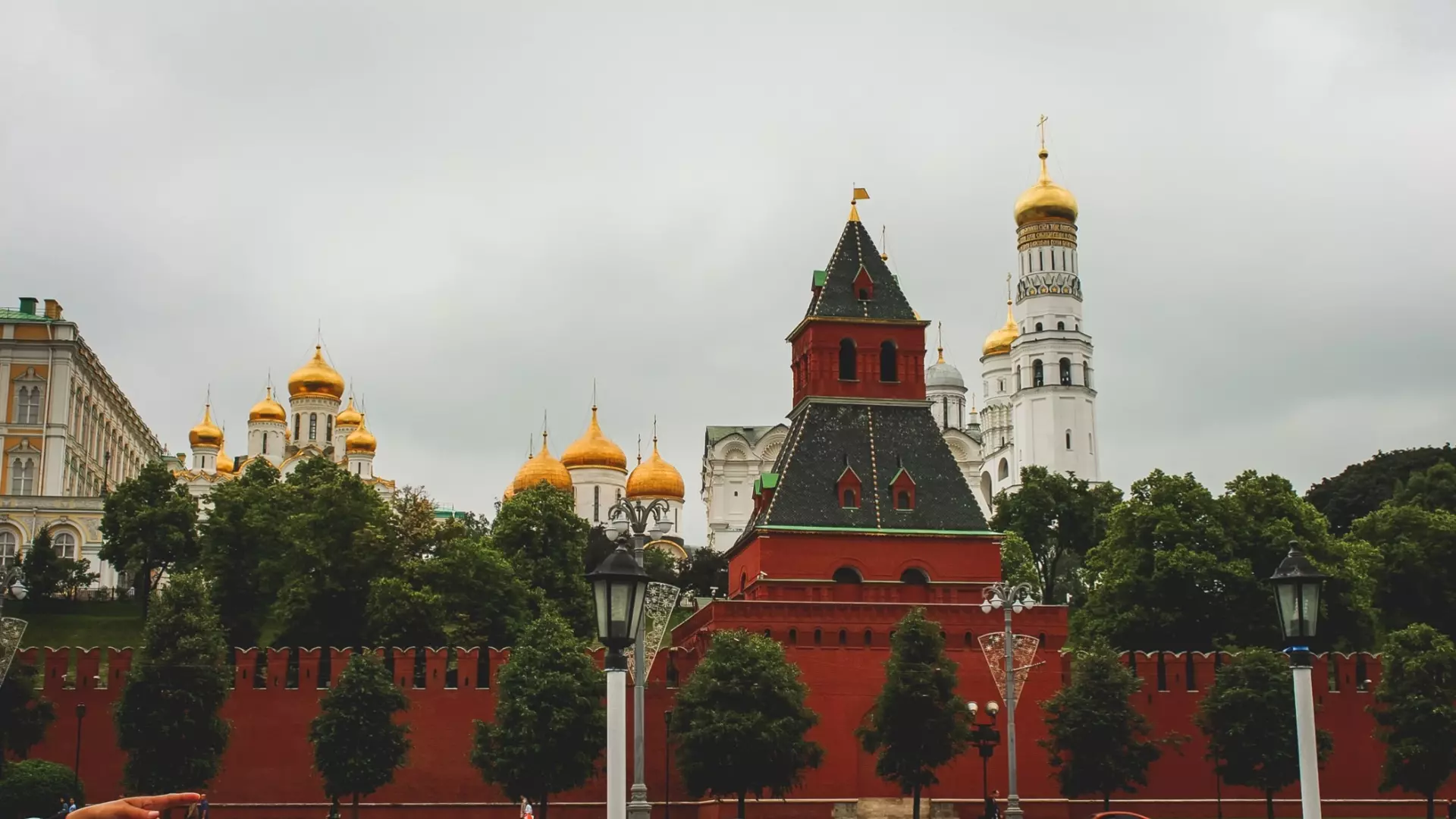 Что привезти в подарок близким из Москвы: 12 небанальных идей