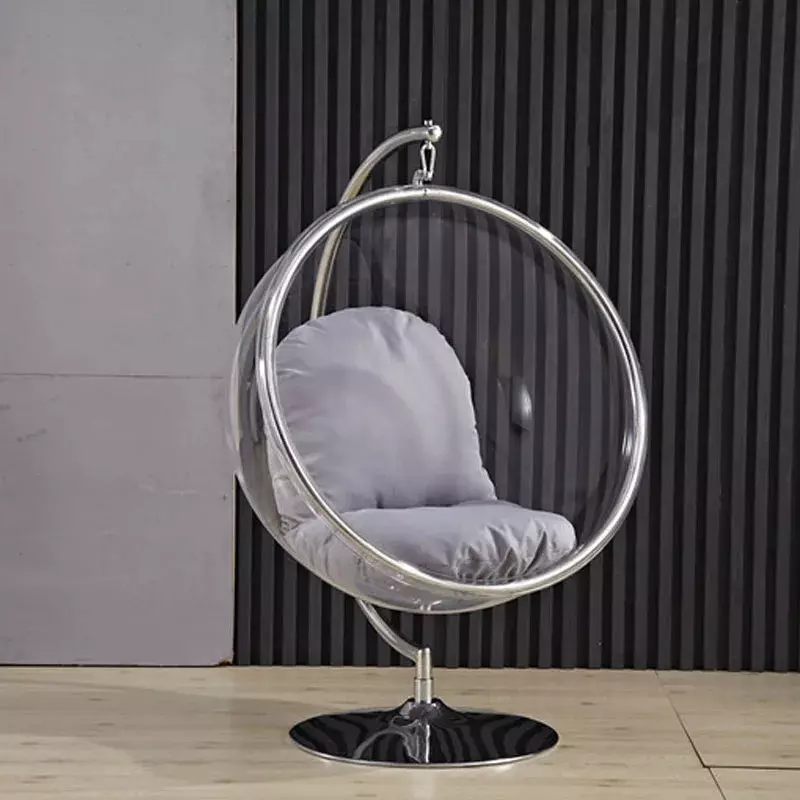 Прозрачное пузырьковое кресло на стойке