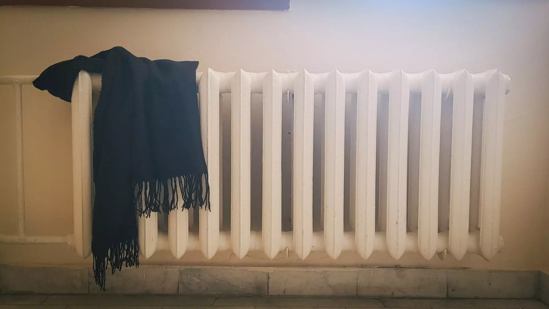 Как утеплить квартиру в самых холодных местах