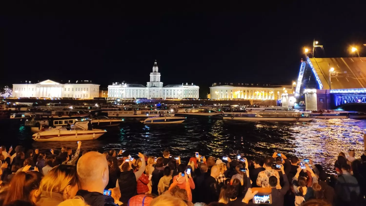 С мая по сентябрь 2024 года гости и жители Санкт-Петербурга смогут наблюдать зрелищное шоу