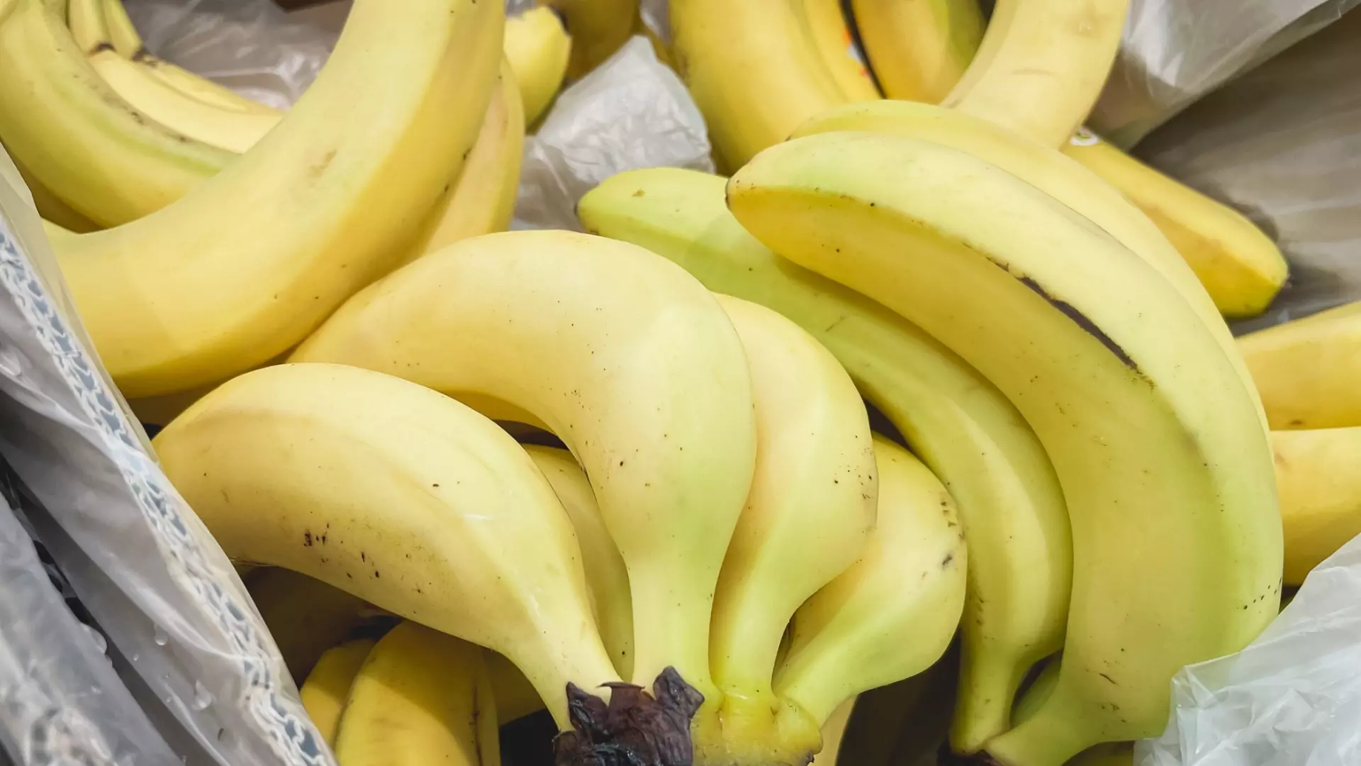 Почему ни в коем случае нельзя хранить бананы в холодильнике
