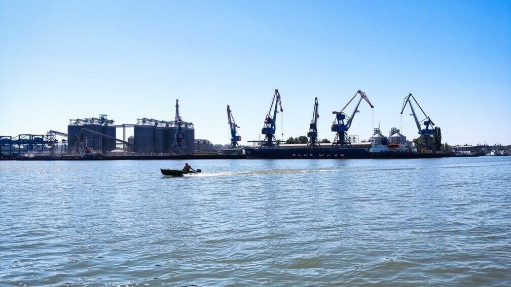 Global Ports начал обслуживать регулярный контейнерный сервис из Китая в Петербурге