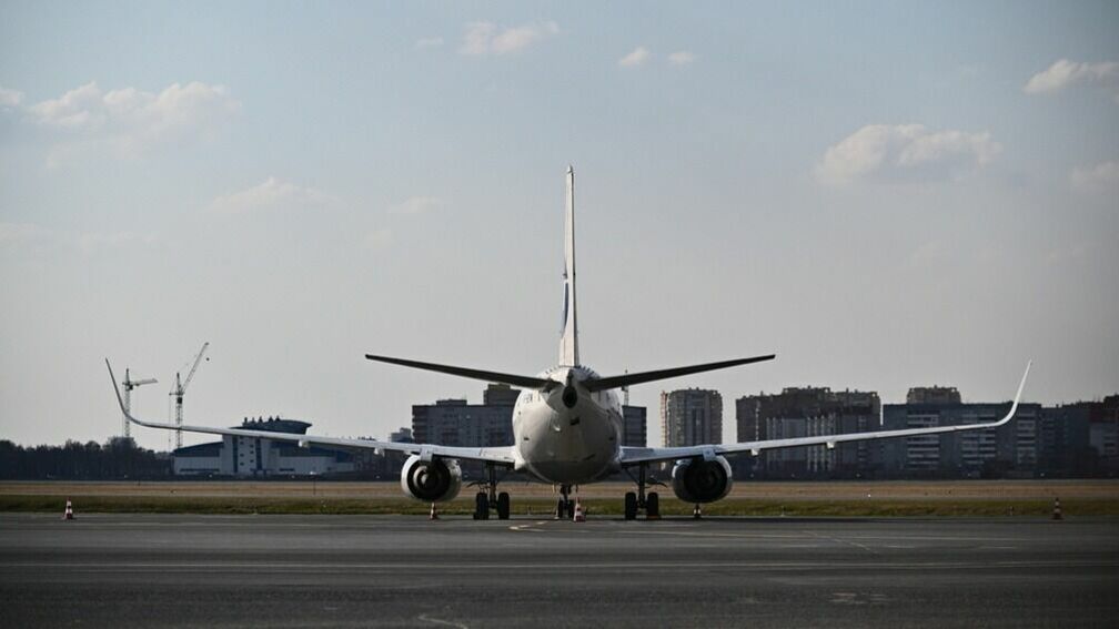 Пассажирский Boeing 737 совершил экстренную посадку в аэропорту Пулково