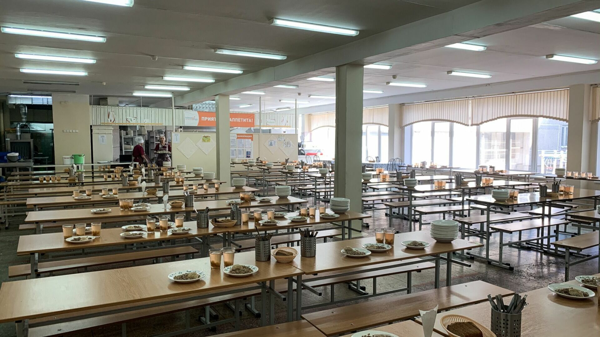 В Петербурге запустят экспериментальный проект школьной столовой нового формата