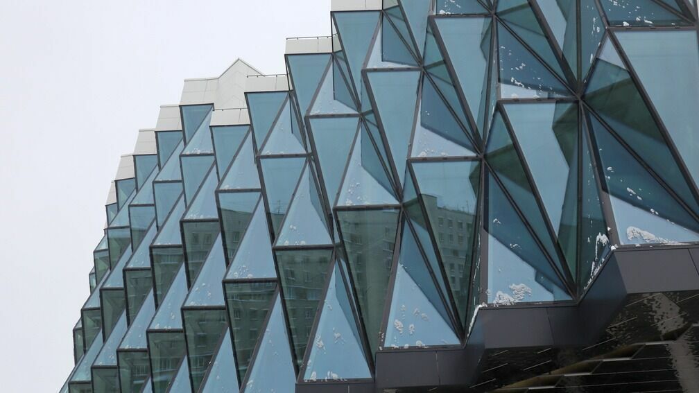 В Петербурге построят ледовую арену и офисный центр у телевышки на Хапыгина
