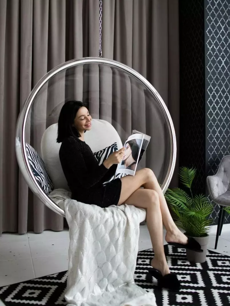 Прозрачное кресло-качалка Bubble chair