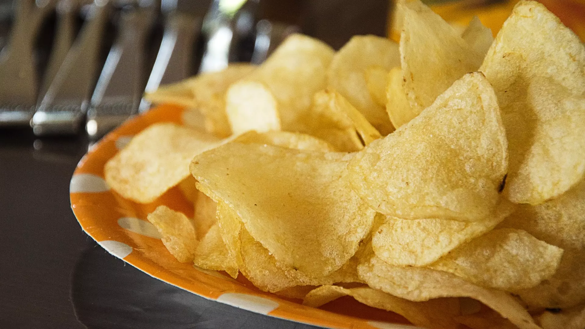 Как приготовить чипсы в домашних условиях: из картофеля, лаваша и мяса