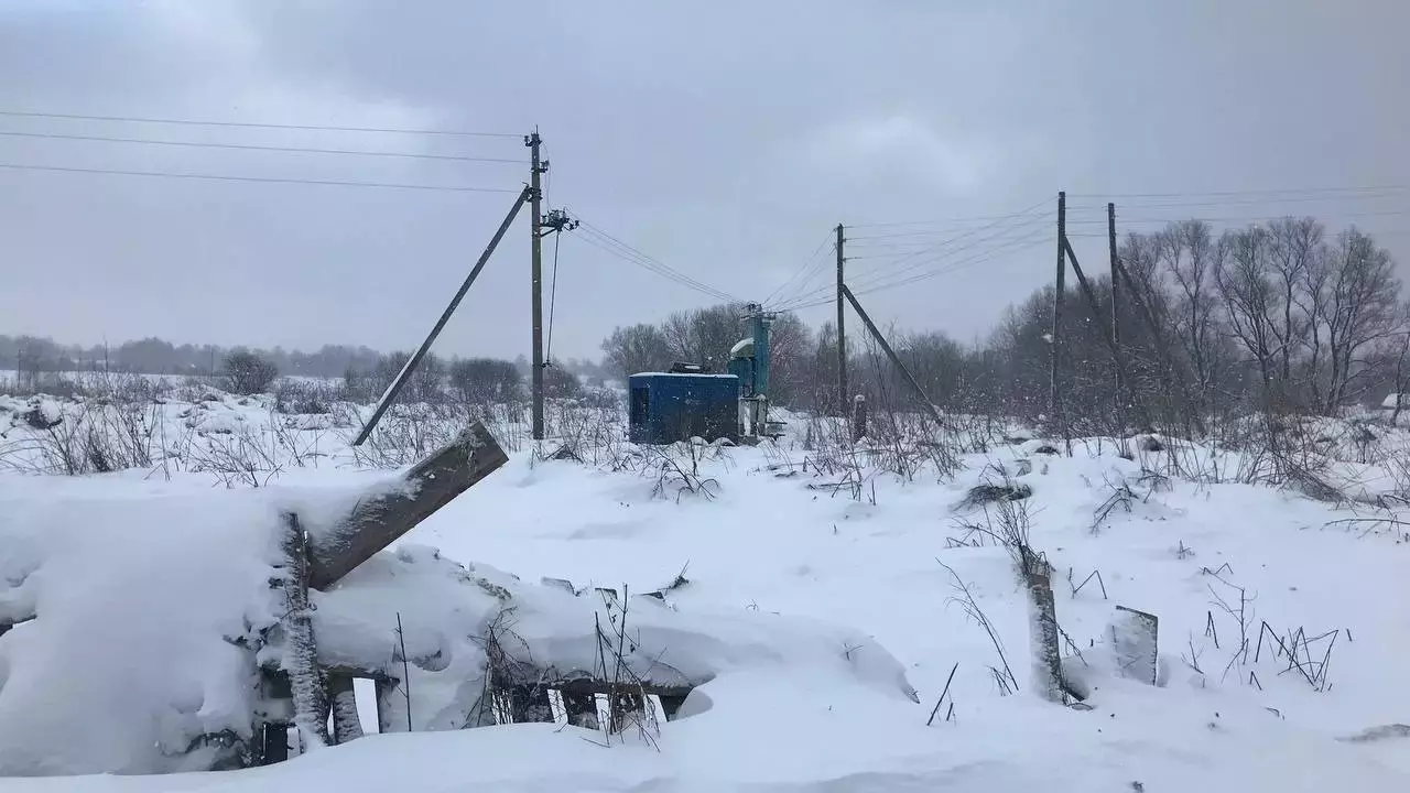 Села в Ярославской области выживают без тепла и света: власти бездействуют