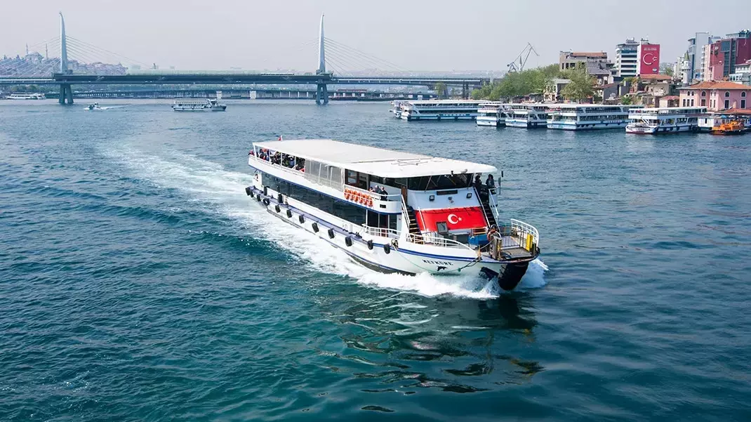 Паромы — один из популярных видов транспорта в Стамбуле