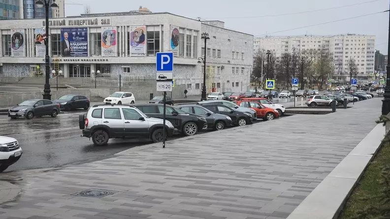 Система платных парковок в Петербурге возобновила работу после сбоя